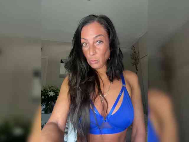IrinkaGata Sex Cam Show