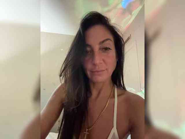 Este modelo está ao vivo agora. IrinkaGata