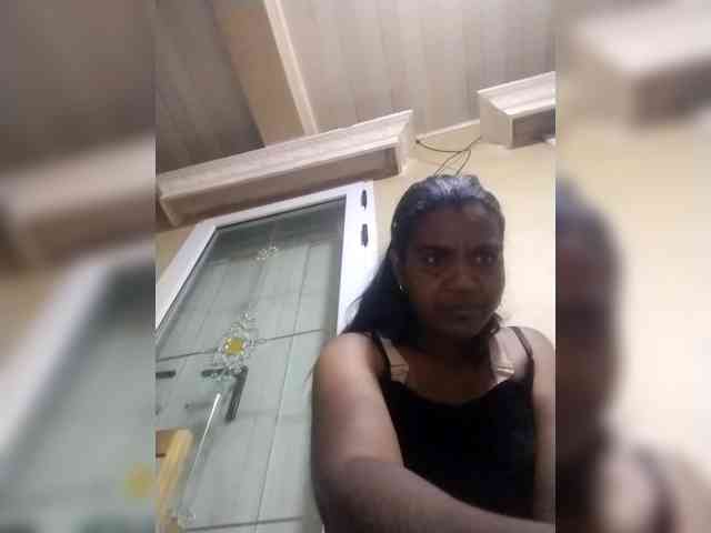 Royblackhot webcam