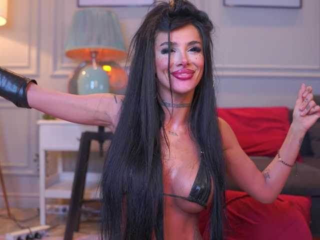 ChicaOra live cam on BongaCams
