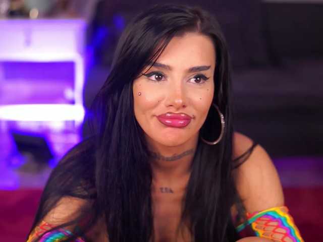 ChicaOra live cam on BongaCams