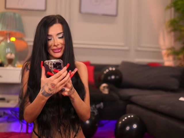 ChicaOra, live now on BongaCams