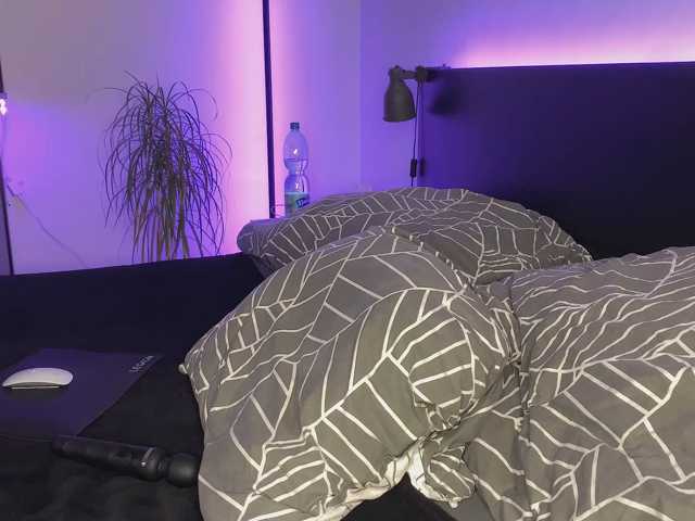 dalmatian-girl live cam preview