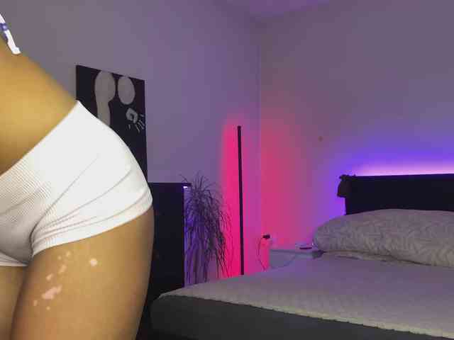 dalmatian-girl webcam