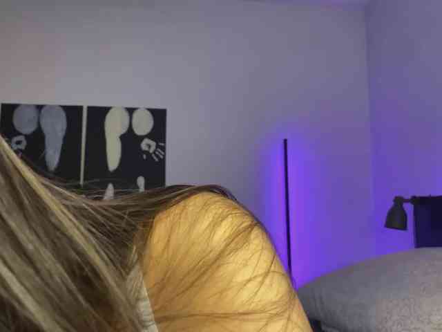 dalmatian-girl webcam