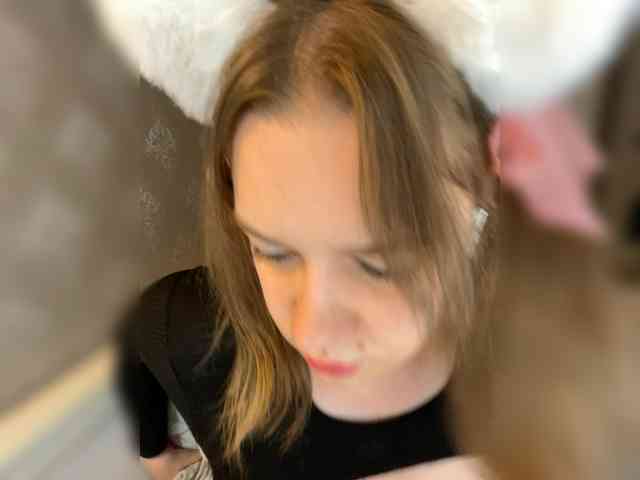 Yourwitcher_'s cam show statistics and live stream