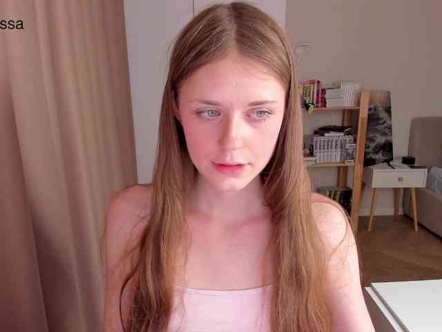Hakulissa's cam show statistics and live stream