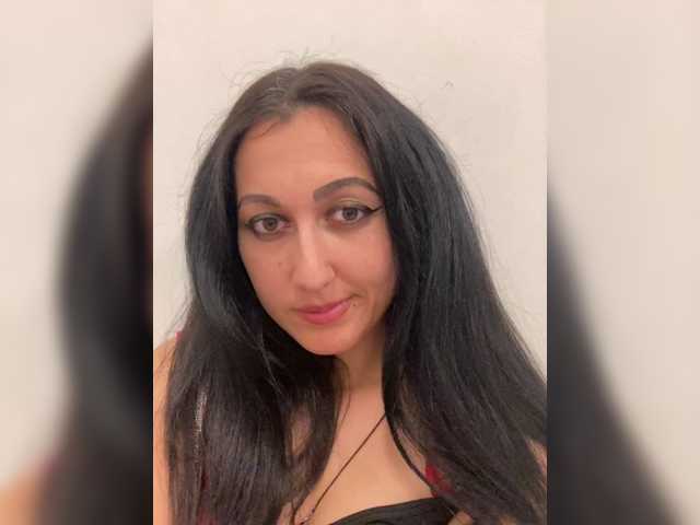 MiaTorres, en directo ahora en BongaCams