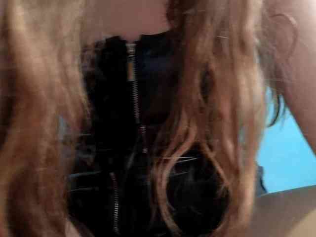 sweetjulia2813 webcam