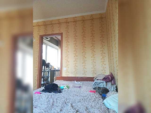 SweetPiggy13 live cam on BongaCams