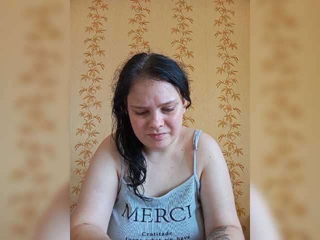 SweetPiggy13 live cam on BongaCams