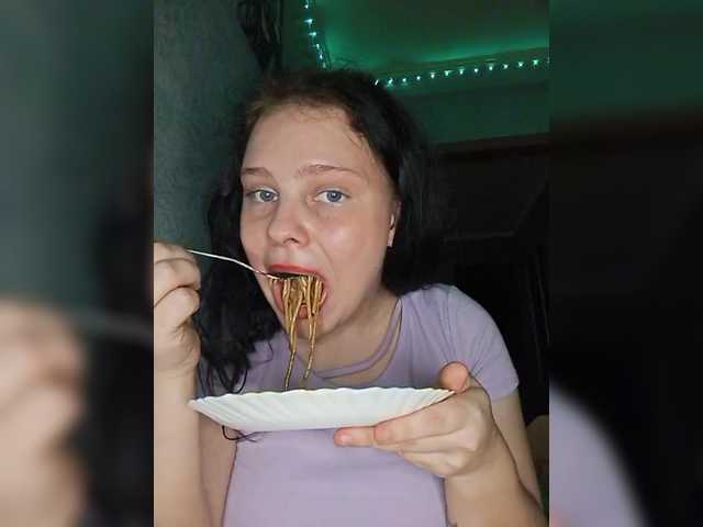 SweetPiggy13 live cam on 