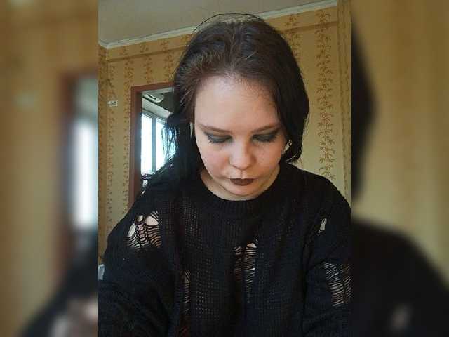 SweetPiggy13's BongaCams show and profile