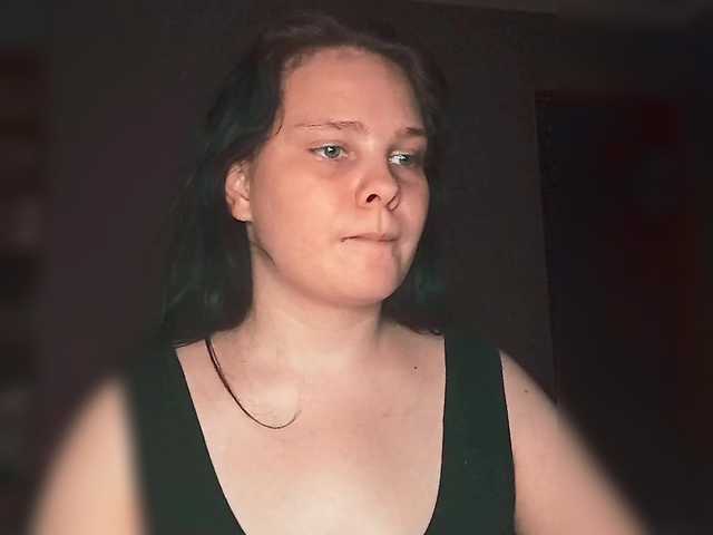SweetPiggy13 – currently Offline