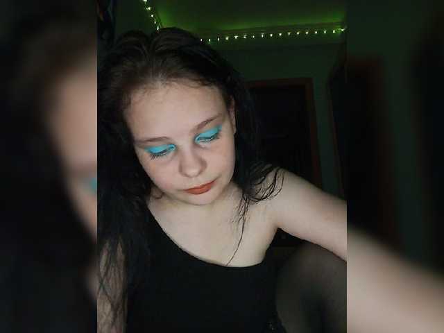 SweetPiggy13 live cam on BongaCams
