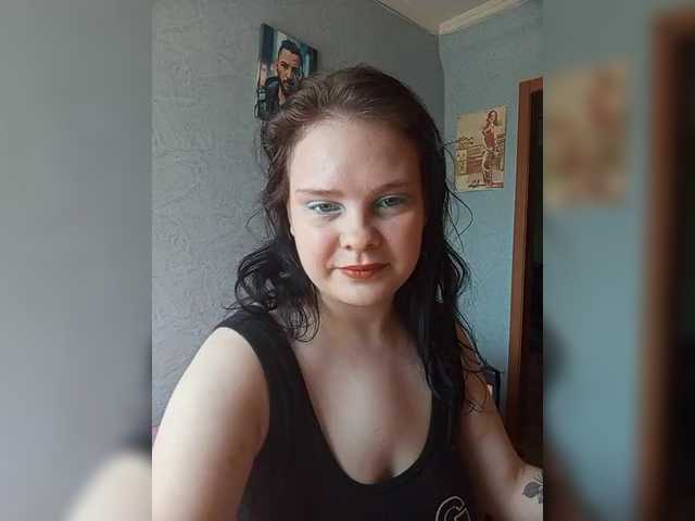 SweetPiggy13 live cam on BongaCams
