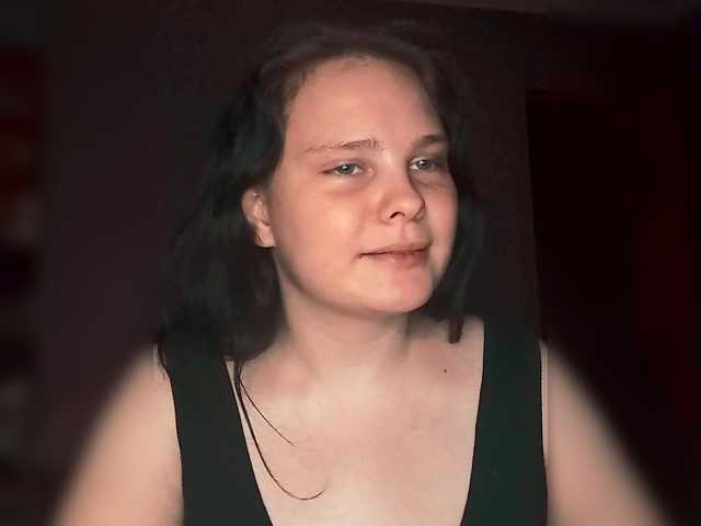 SweetPiggy13 live cam on BongaCams