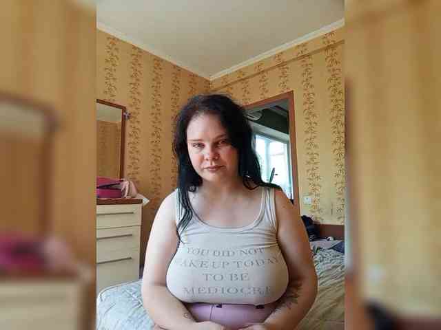 SweetPiggy webcam
