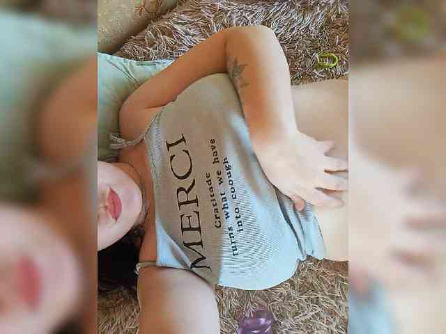 SweetPiggy webcam