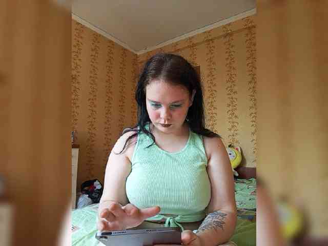 SweetPiggy webcam