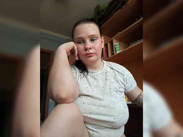 SweetPiggy webcam