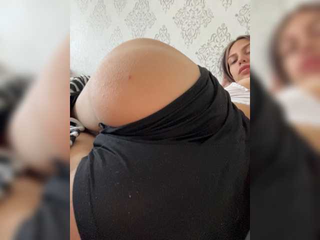 Malvina81 live cam on BongaCams