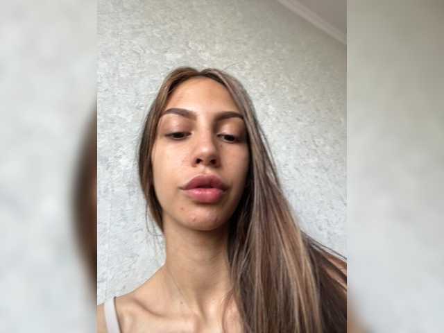 Malvina81 live cam on BongaCams