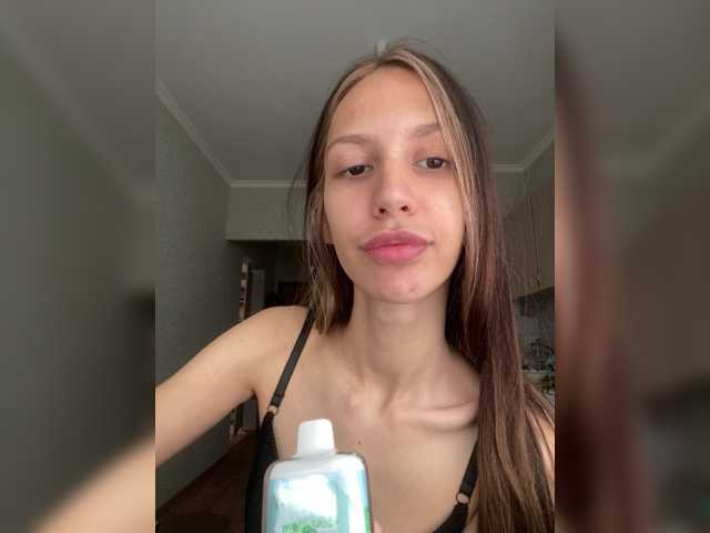 Malvina81 live cam on BongaCams