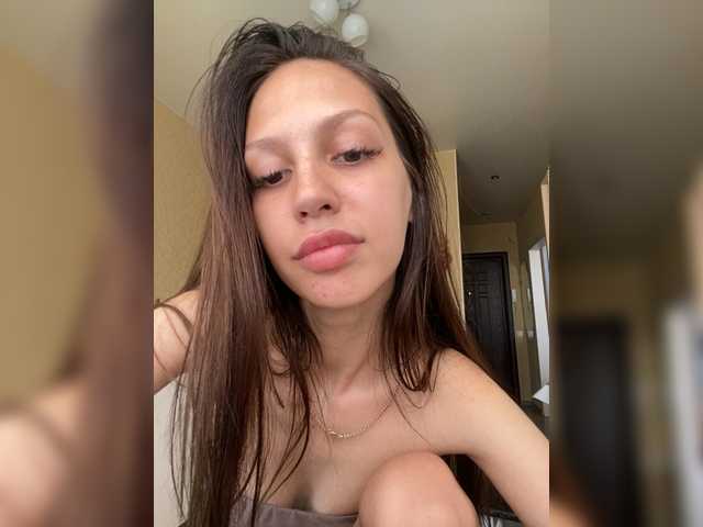 Malvina81 live cam on BongaCams