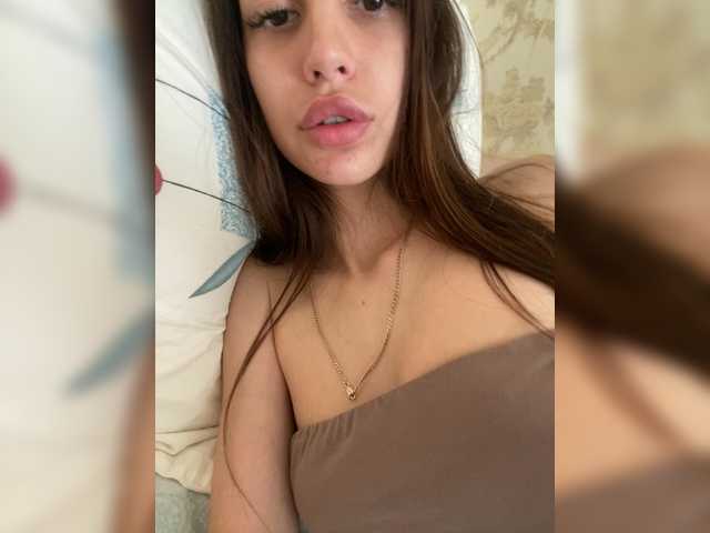 Malvina81 live cam on BongaCams