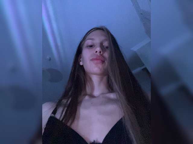 Malvina81 live cam on BongaCams