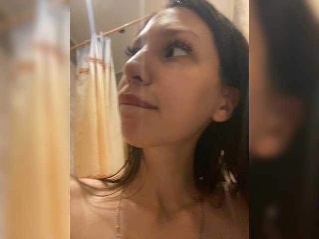 Malvina81 live cam on BongaCams