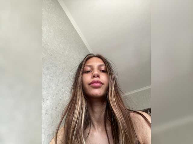 Malvina81 live cam on BongaCams