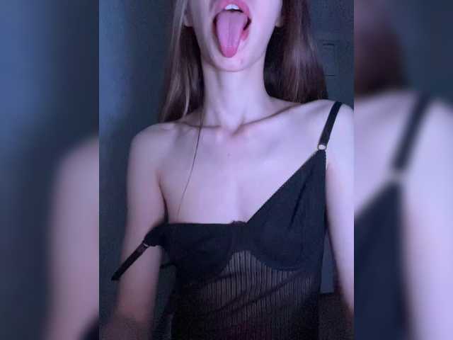 Malvina81 live cam on BongaCams