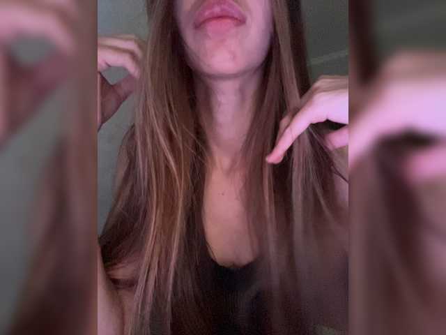 Malvina81 live cam on BongaCams