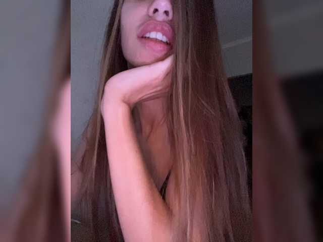 Malvina81 live cam on BongaCams
