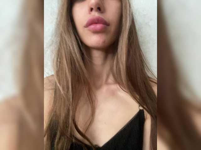 Malvina81 live cam on BongaCams