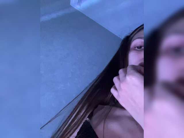 Malvina81 live cam on BongaCams