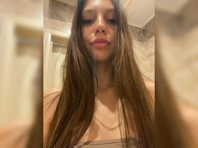 Malvina81 live cam on BongaCams