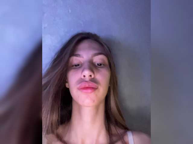 Malvina81 live cam on BongaCams