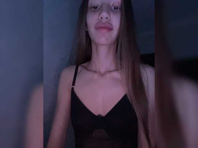 Malvina81 live cam on BongaCams
