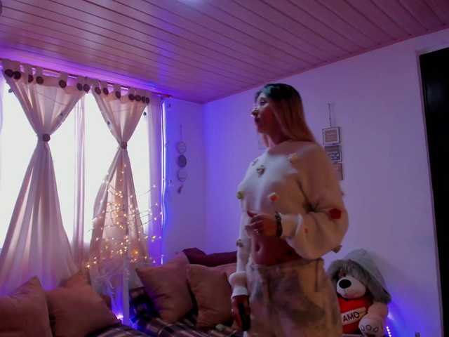 CuteWee420 live cam on BongaCams