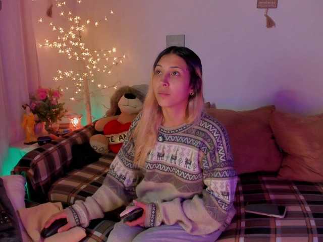 CuteWee420 live cam on BongaCams