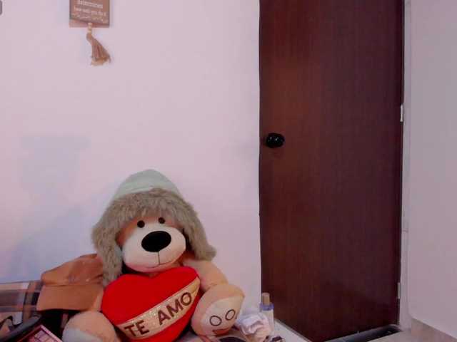 CuteWee420 live cam on BongaCams