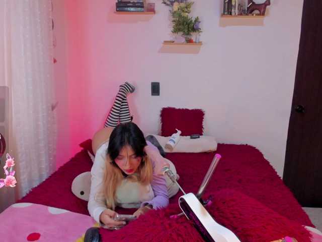 CuteWee420 live cam on BongaCams