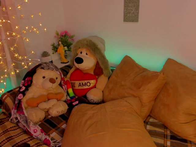 CuteWee420 live cam on BongaCams