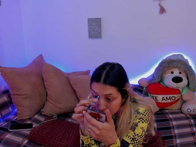 CuteWee420 live cam on BongaCams