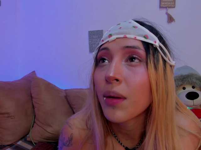 CuteWee420 live cam on BongaCams