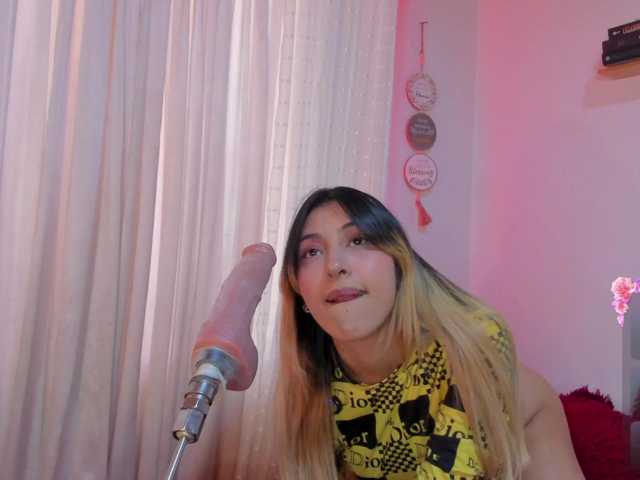 CuteWee420 live cam on BongaCams