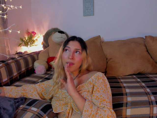 CuteWee420 live cam on BongaCams